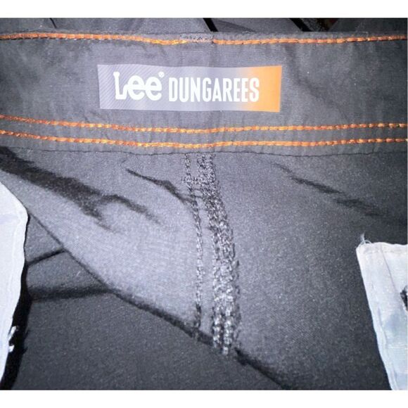 NWT Lee Dungarees Black Cargo Shorts Men’s Size 42 - Picture 4 of 4